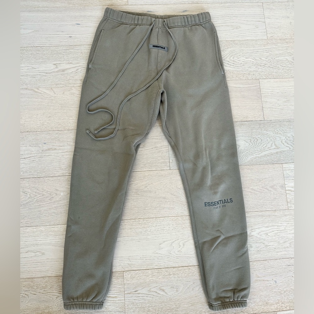 Fear of God Essentials Sweatpants in Taupe Color